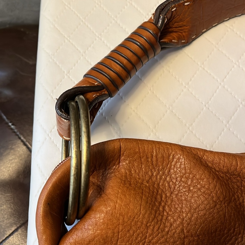 Adrienne Vittadini vintage Elegant Tan Leather Shoulder Bag - Picture 3 of 9
